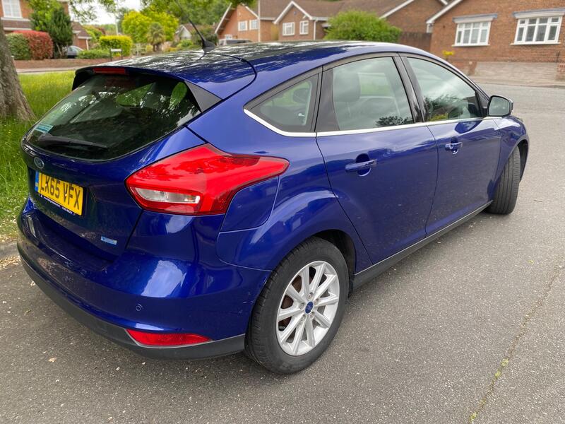 FORD FOCUS