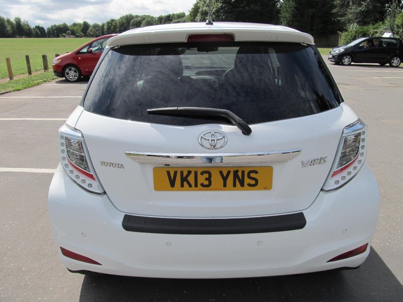 TOYOTA YARIS