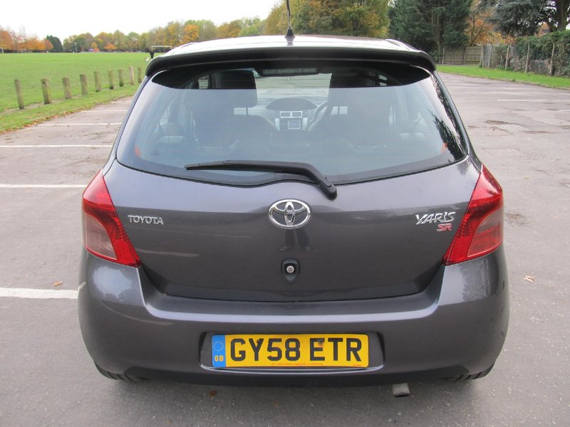 TOYOTA YARIS