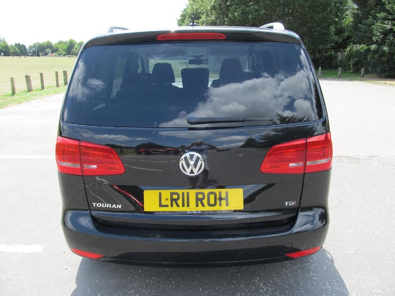 VOLKSWAGEN TOURAN