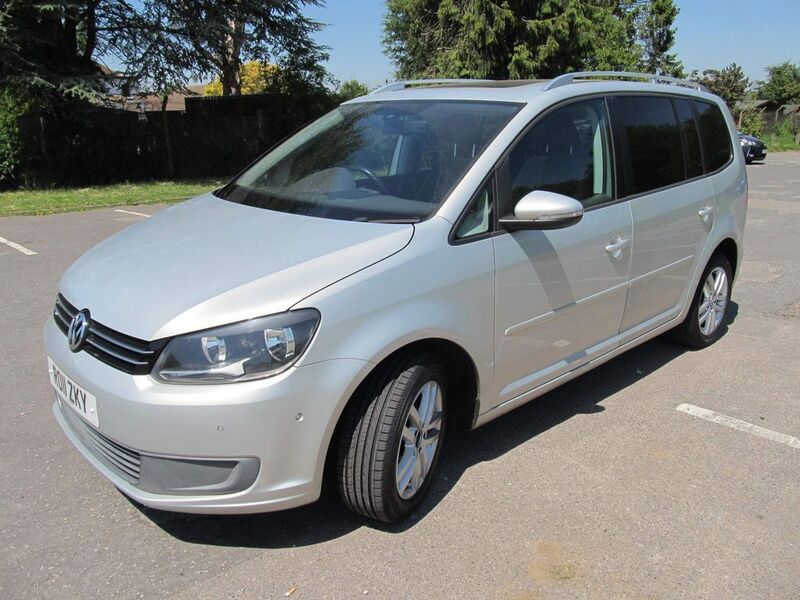 VOLKSWAGEN TOURAN