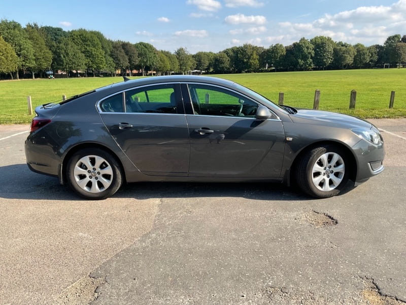 VAUXHALL INSIGNIA